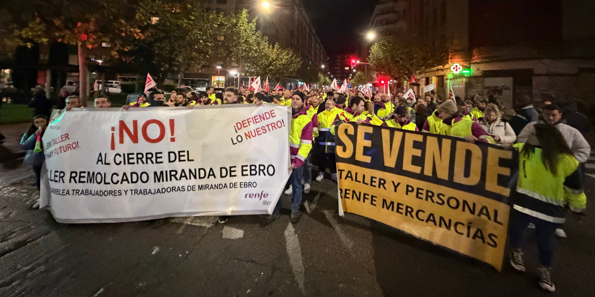 Concentración contra el cierre del taller de Miranda